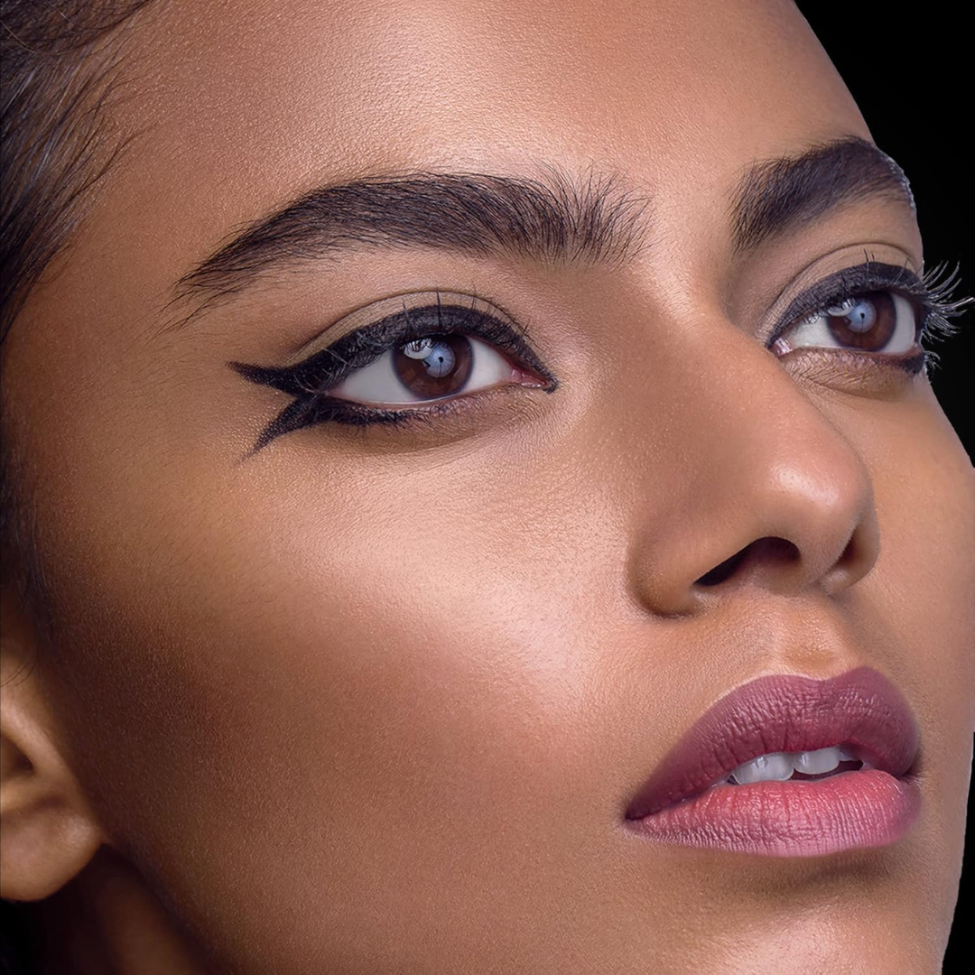 SUGAR Cosmetics Born To Wing Gel Eyeliner with Brush | Smudgeproof & Matte | Lasts Upto 12 hrs - 01 Blackmagic Woman