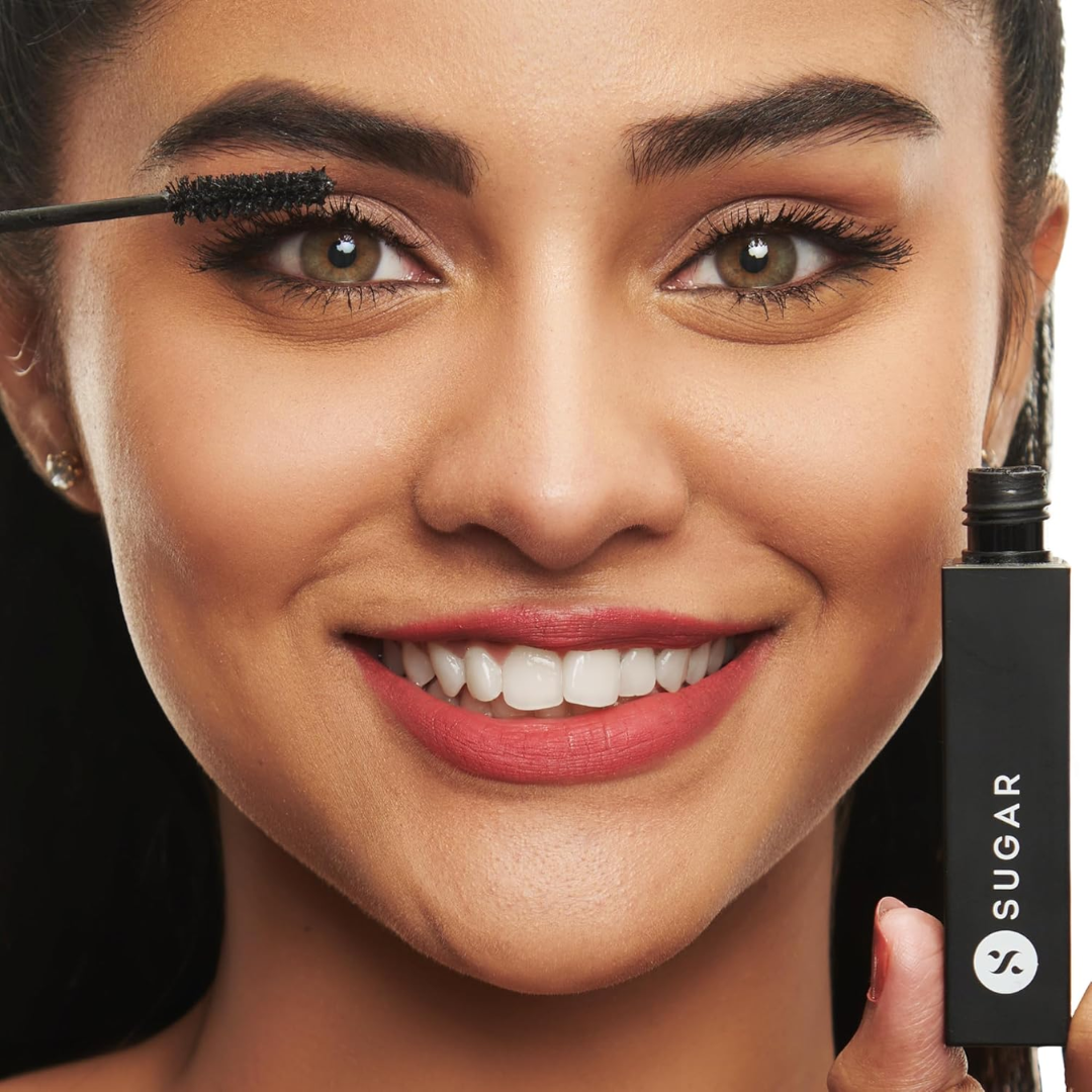 SUGAR Cosmetics Blacklash Volumizing Mascara - 01 Black Up